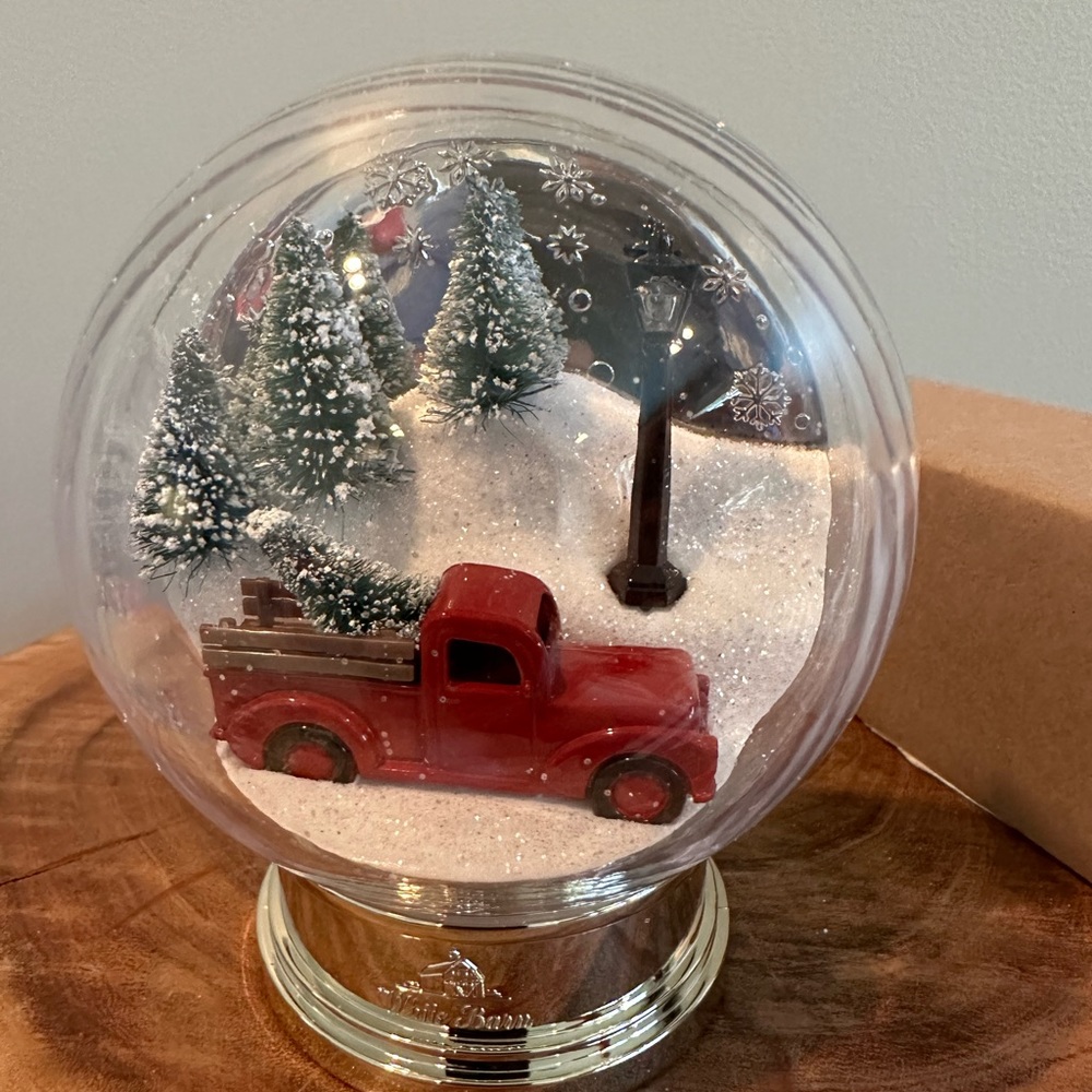 B&BW 2022 Red Truck Globe Wallflower plug - Picture 4 of 7